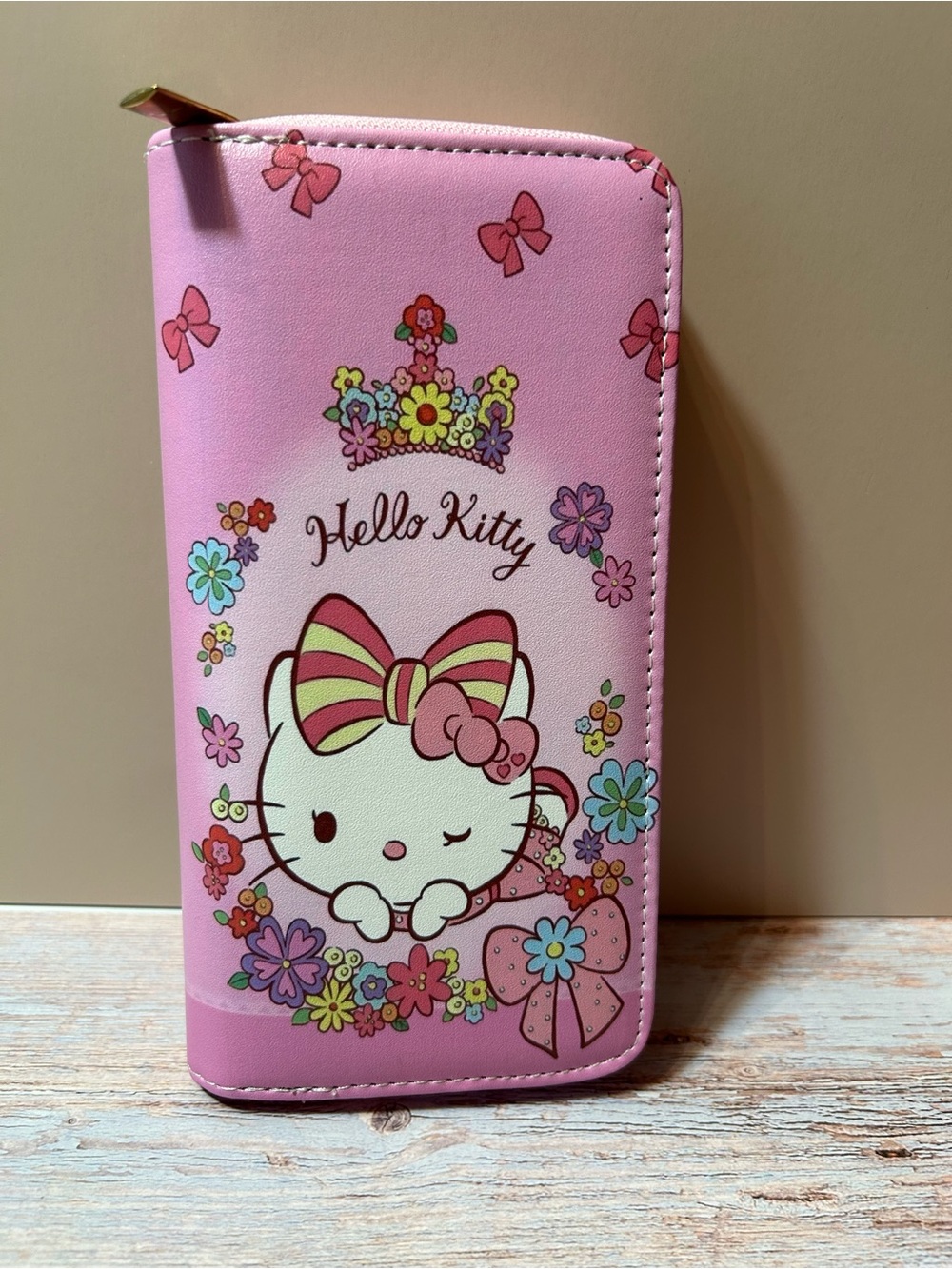 Hello Kitty Pink Floral Bow Zip Wallet